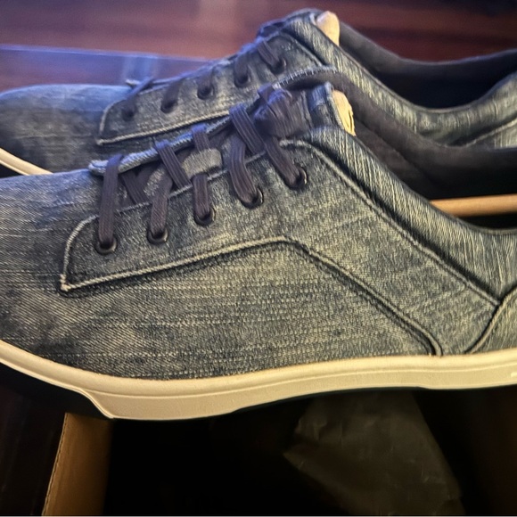 Ugg Bueller Washed Denim Shoe Mens sz 12, new in box! - Picture 3 of 7
